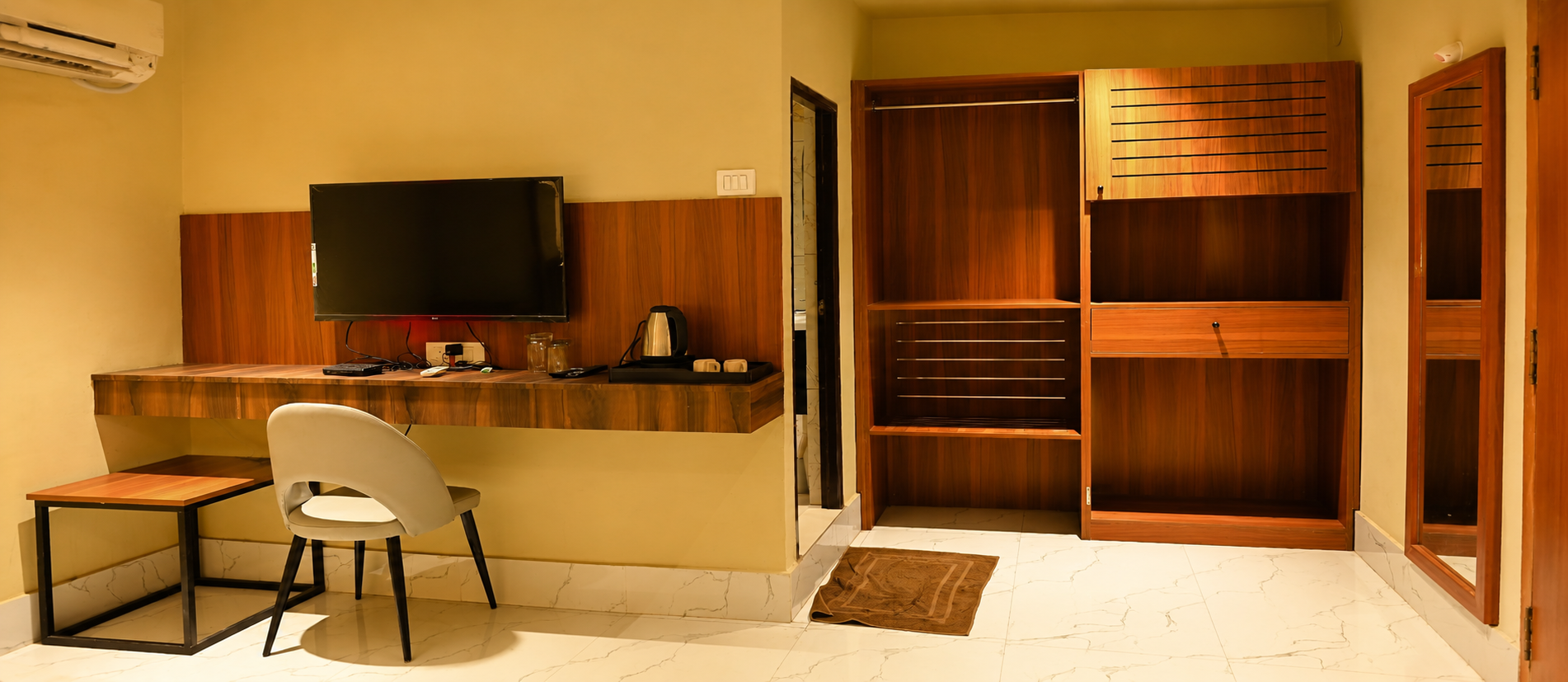 Hotel Banner